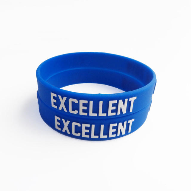 Продвижение Высокое качество мода пользовательский логотип мужчины гравировка силиконовой резины событие фестиваль регулируемый браслет браслеты
