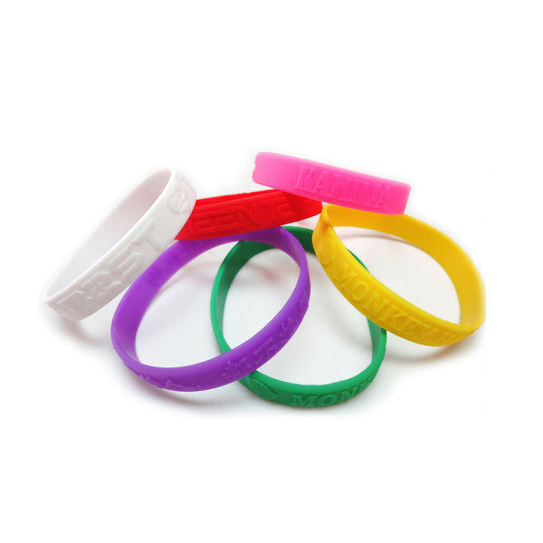 Изготовленный на заказ выгравированный логотип горячее надувательство крутой мужской браслет из силиконовой резины