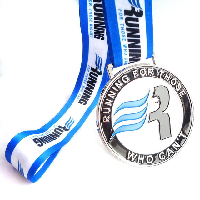 Китайская фабрика Красный ремешок с металлическим тиснением Звезда Цветы Медаль Значок 2023 Медаль