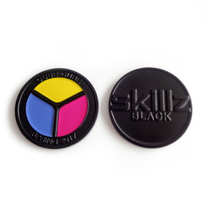 Фабрика к изготовленному на заказ значку штыря металла кнопки с значком логотипа цветка красочным