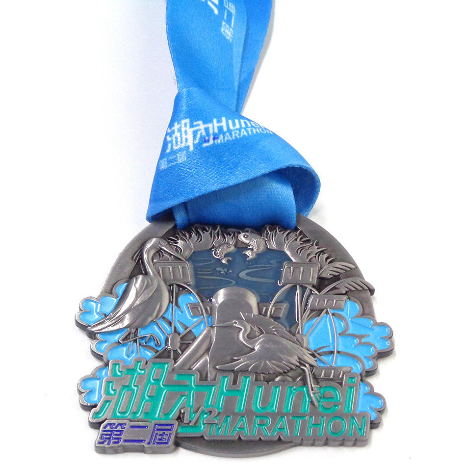 Оптовая дешевая изготовленная на заказ пустая позолоченная сувенирная металлическая спортивная медаль и трофей