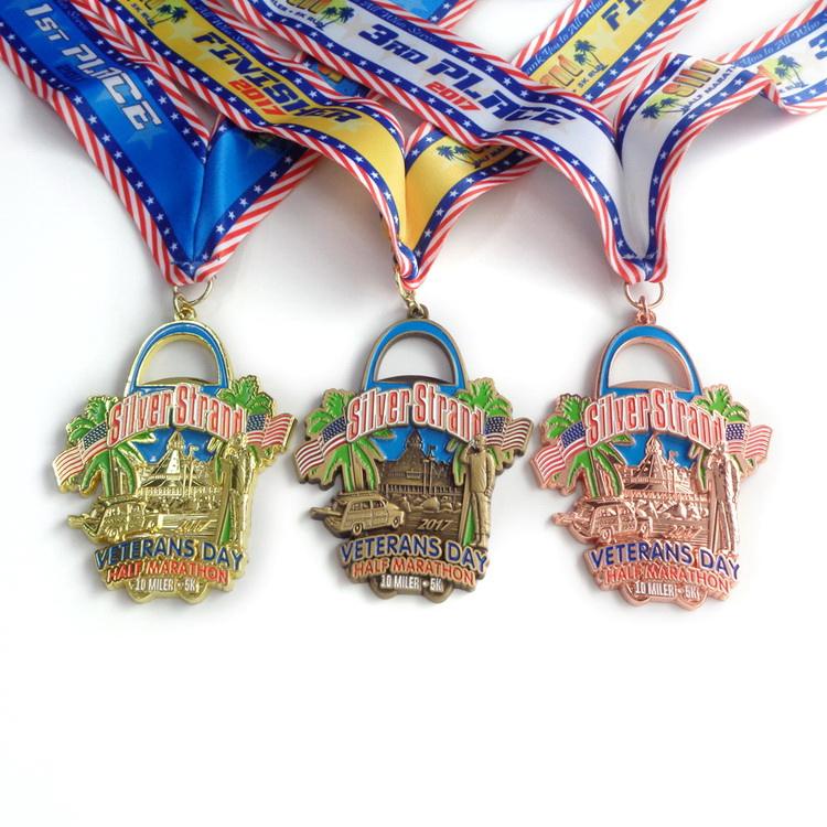 Изготовленная на заказ рождественская медная медаль за тяжелую атлетику, упаковывающая игрушку Coast Witcher 3 Medal