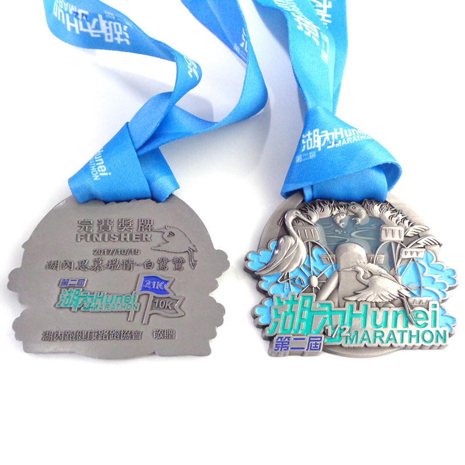 Оптовая дешевая изготовленная на заказ пустая позолоченная сувенирная металлическая спортивная медаль и трофей